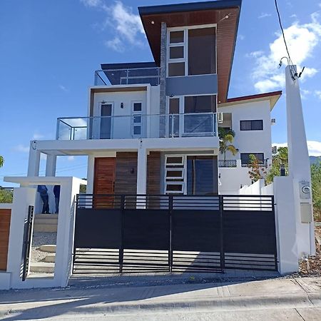 Casa Amores: Camaya Coast Mariveles Kültér fotó