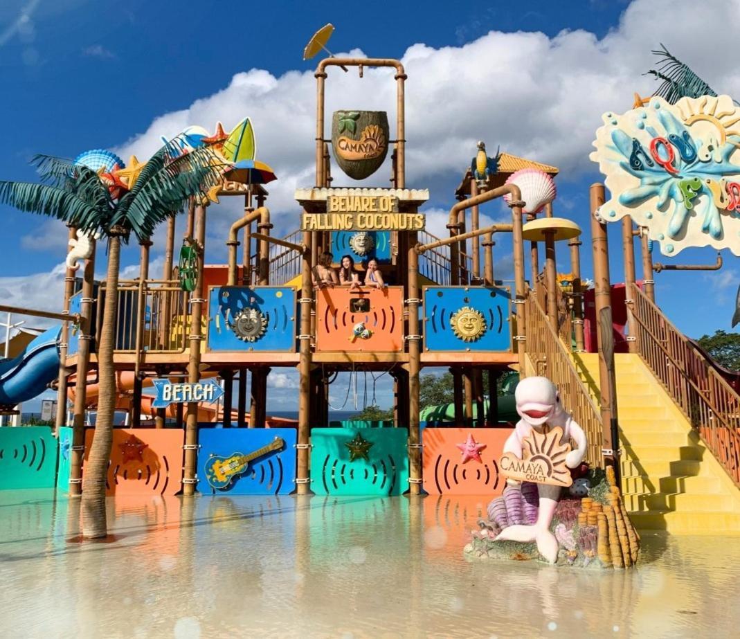 Casa Amores: Camaya Coast Mariveles Kültér fotó